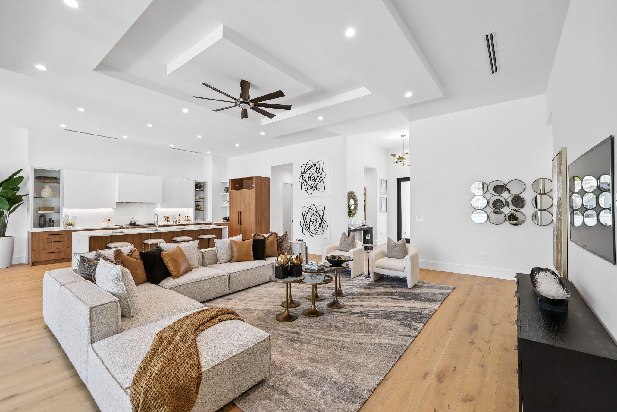 WOODFIELD HUNT CLUB - Residential