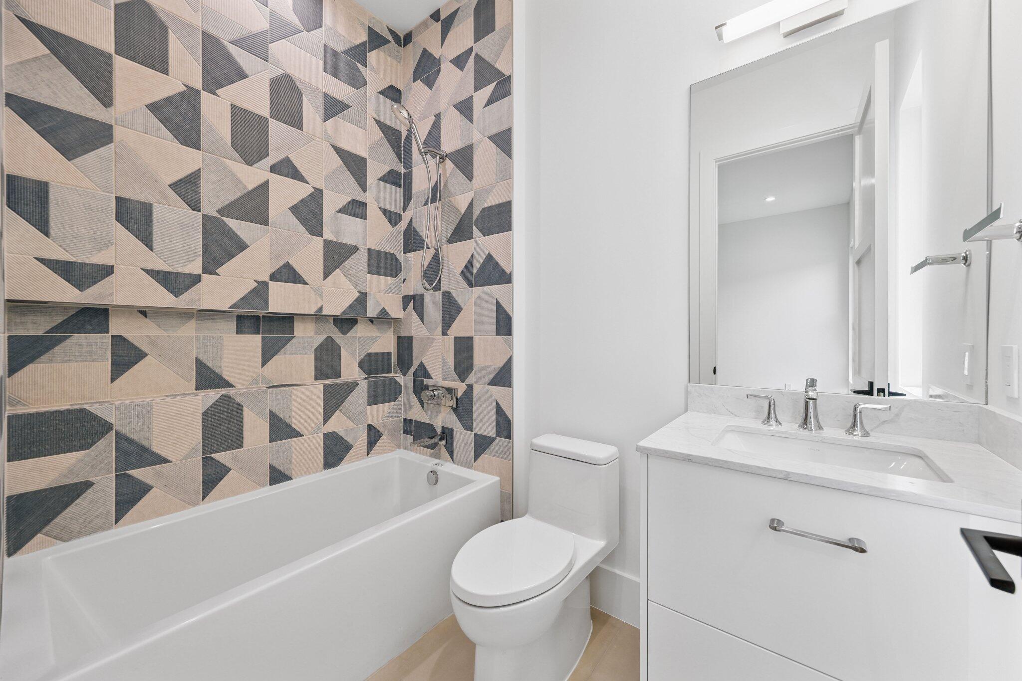 WOODFIELD HUNT CLUB - Residential