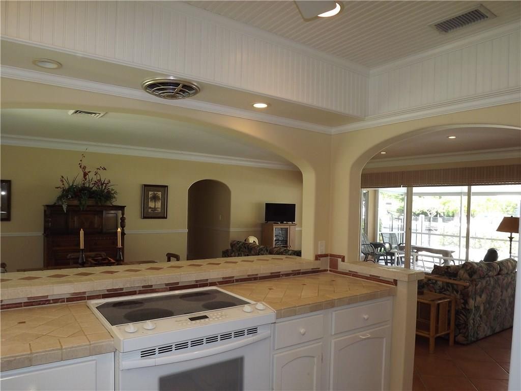 Venice 8-12 B - Residential