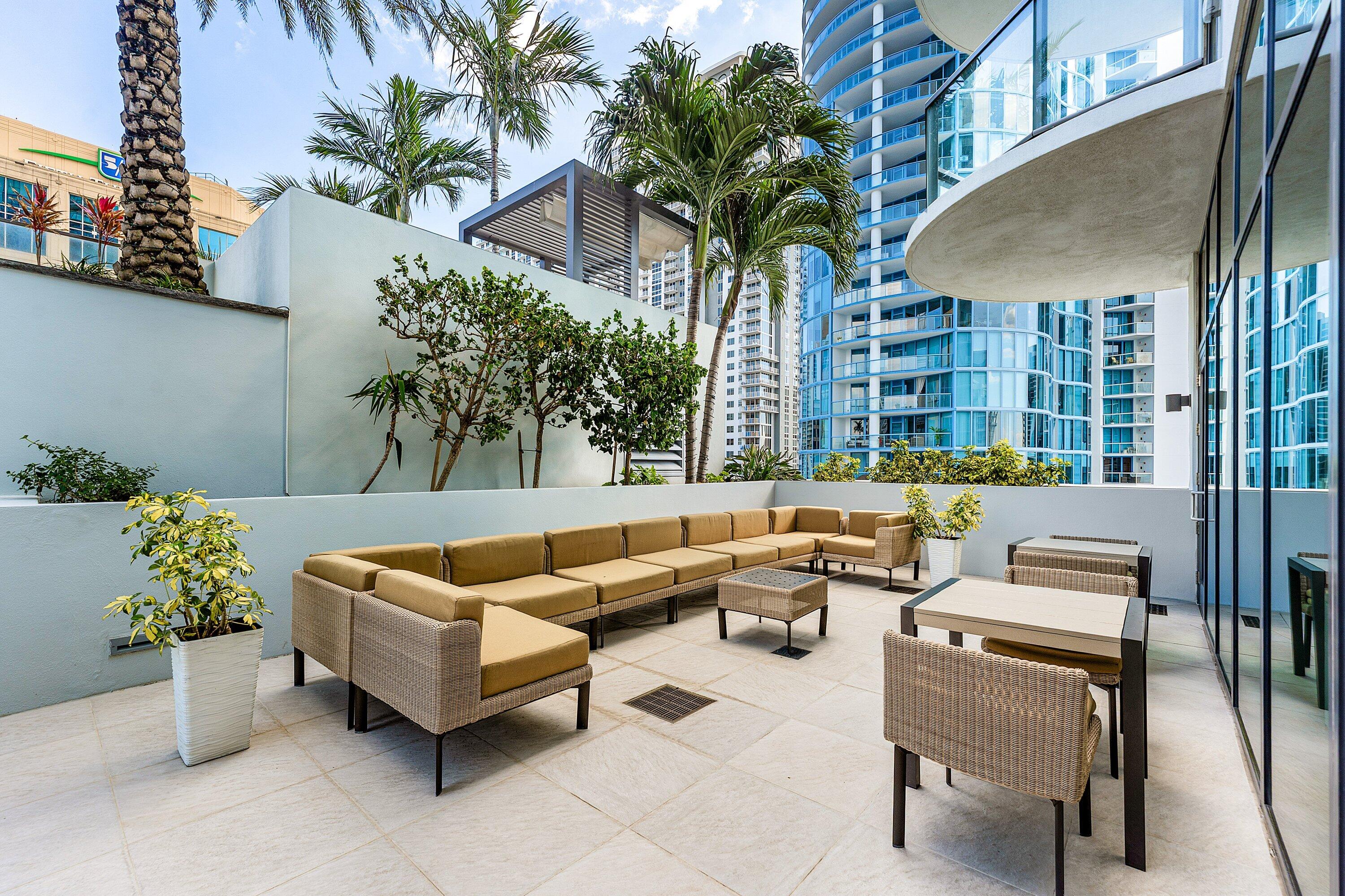 100 LAS OLAS CONDO - Residential