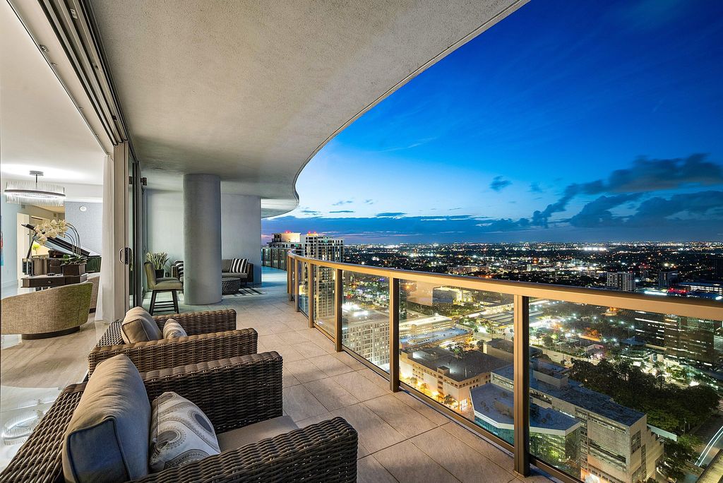 Photo of 100 E Las Olas Boulevard #4301, Fort Lauderdale, FL 33301 (MLS # B26012754)