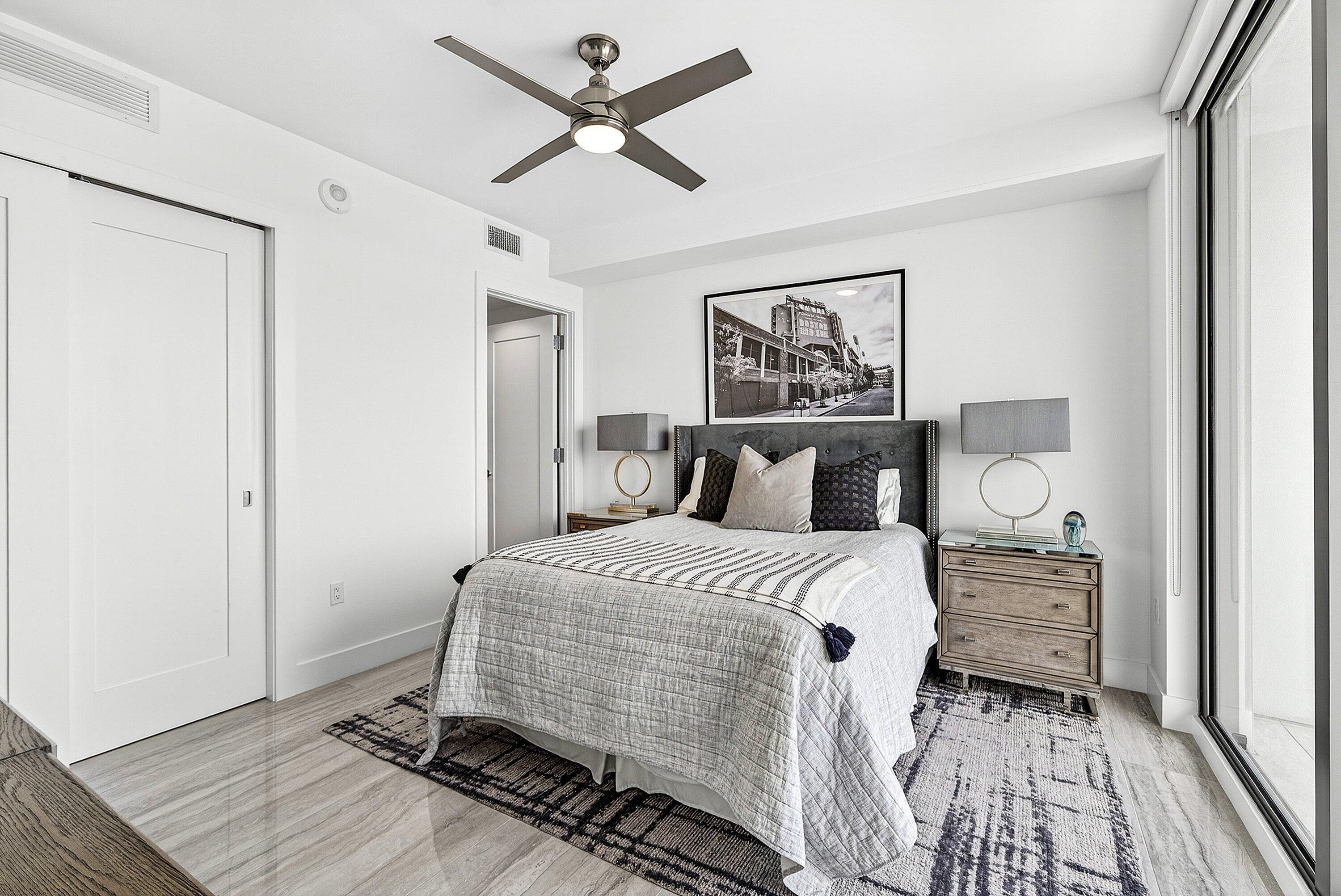 100 LAS OLAS CONDO - Residential