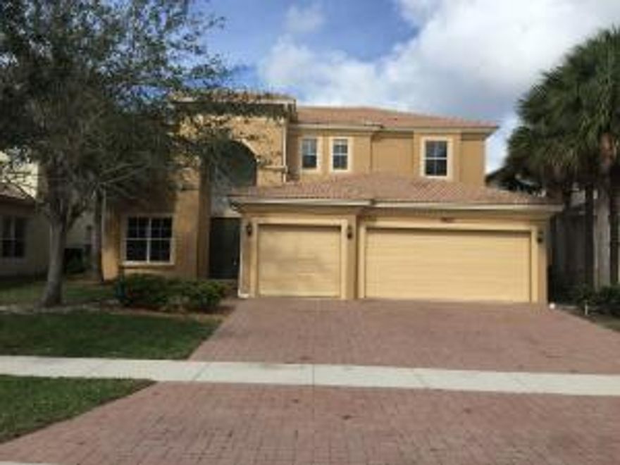 Amazing opportunity to purchase this extremely large 5br 3full bath 3 car garage single family home in a very desirable private gated community Palisades. This house has all the upgrades and even a brand new kitchen with top of the line 42 inch dark wood cabinets, granite counter tops, and Samsung appliances. This house is a must see!