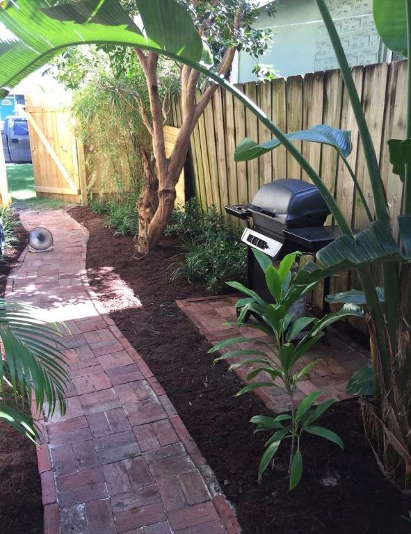 LAKE WORTH TOWN OF - Residential