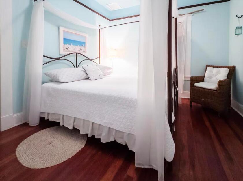 LAKE WORTH TOWN OF - Residential