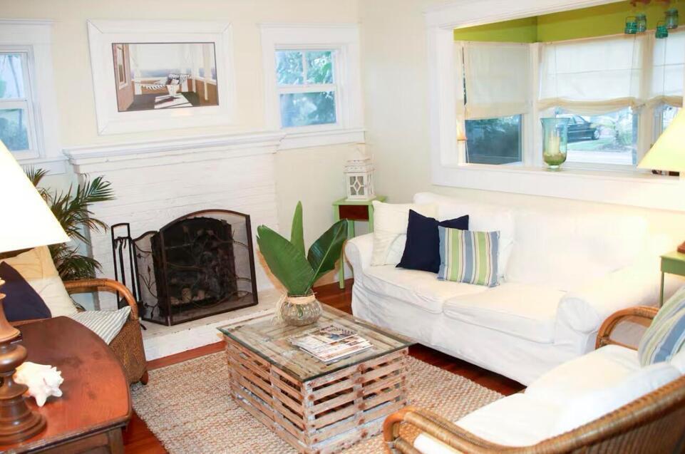 211 N Ocean Breeze 1