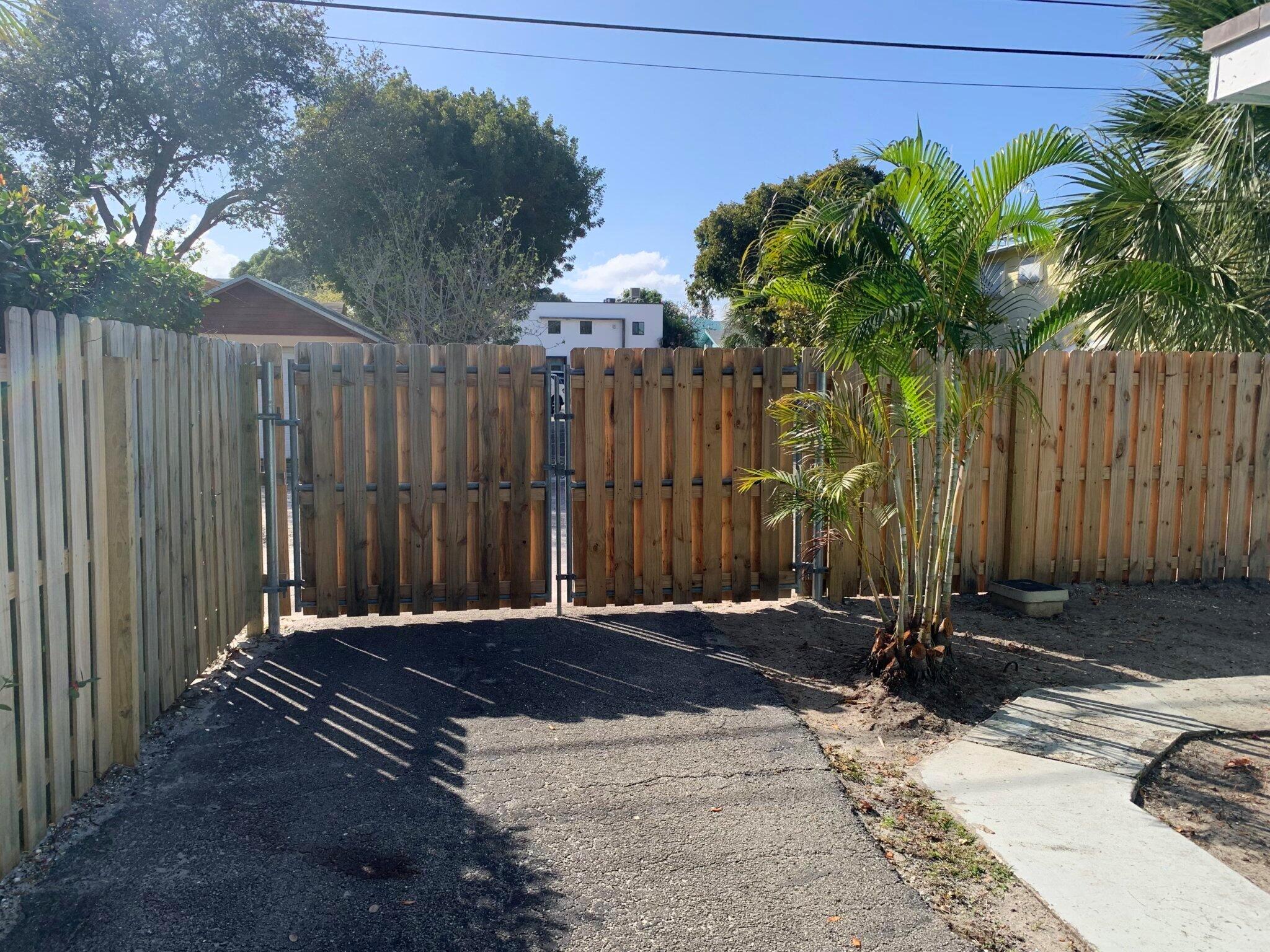 LAKE WORTH TOWN OF - Residential