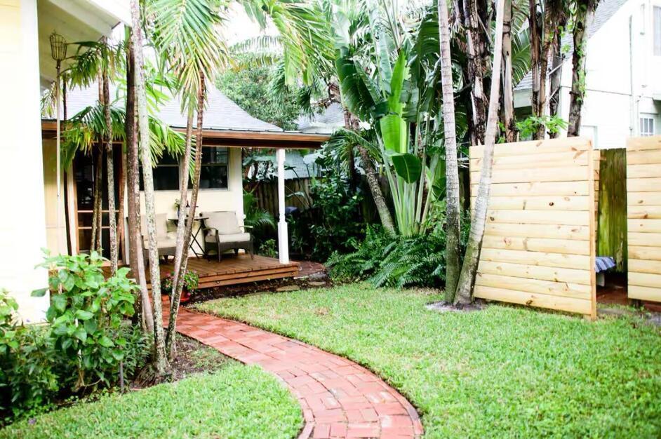 LAKE WORTH TOWN OF - Residential