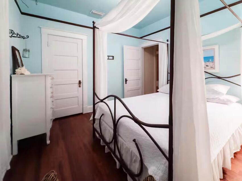 LAKE WORTH TOWN OF - Residential