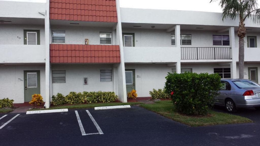 Photo of 2500 Fiore Way #1110, Delray Beach, FL 33445 (MLS # B26018347)