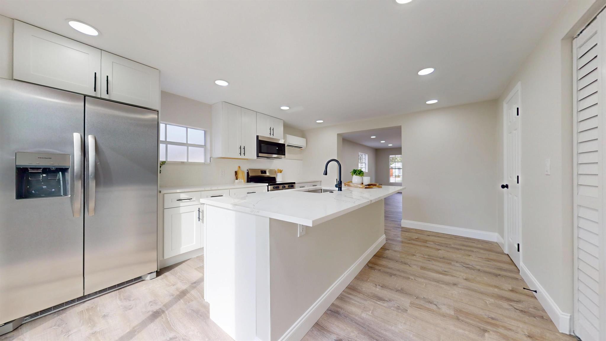 ROOSEVELT ESTATES - Residential