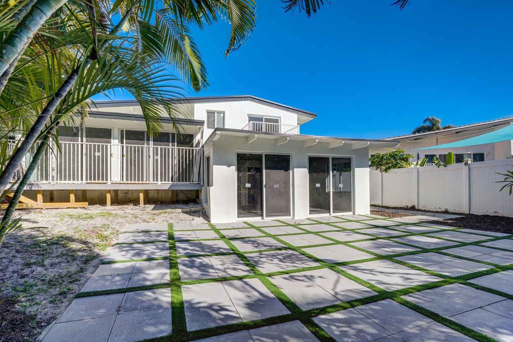 Photo of 2407 Sugarloaf Lane, Fort Lauderdale, FL 33312 (MLS # F10437083)