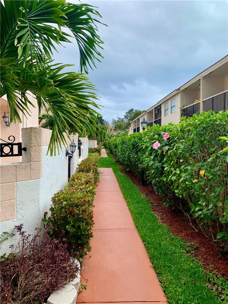 CONSTAN VILLAS HARBOR VIL - Residential