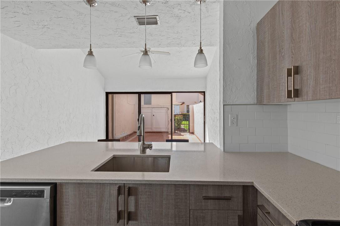 CONSTAN VILLAS HARBOR VIL - Residential