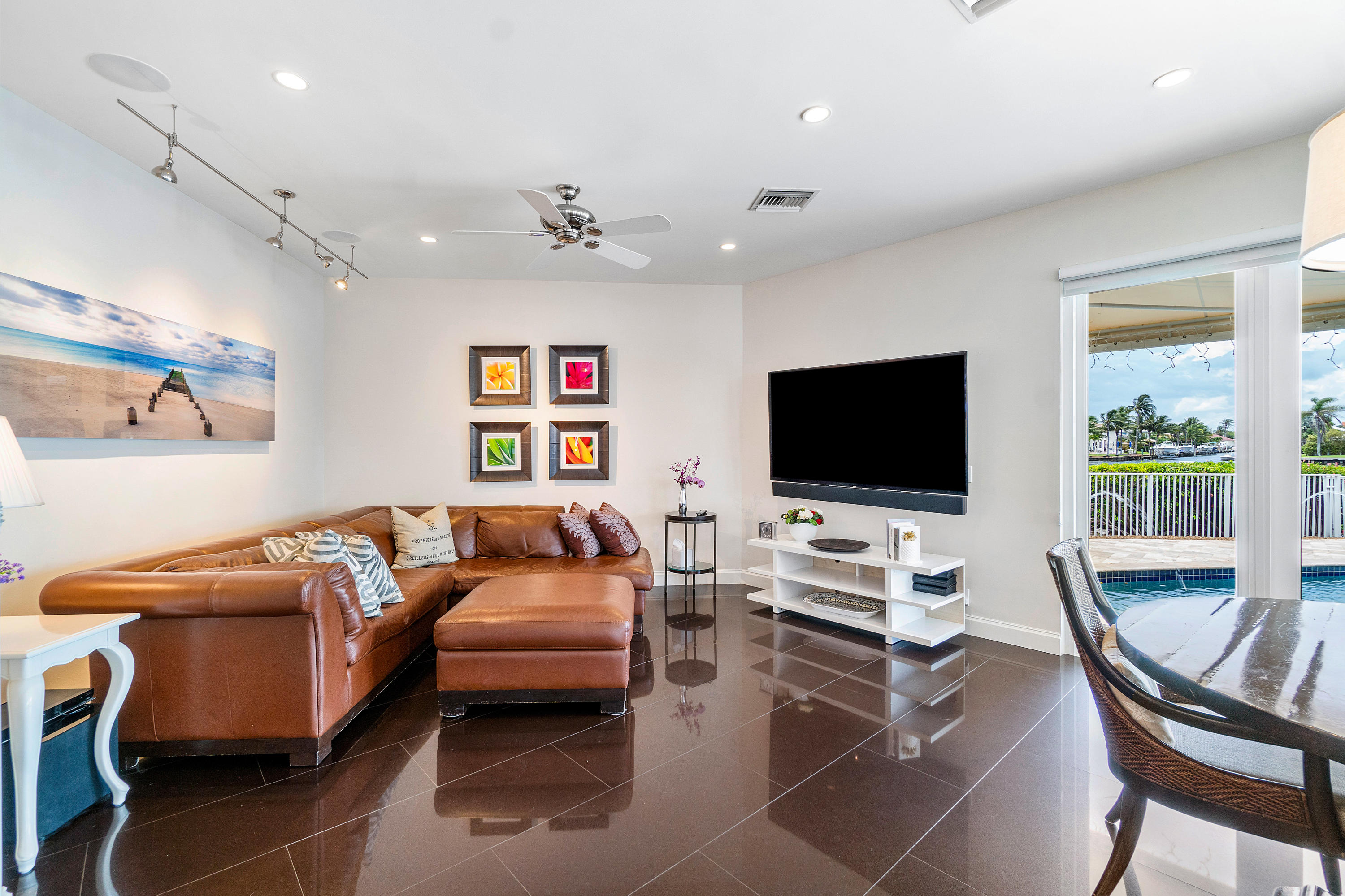 RIDGE HARBOUR ESTS IN - Residential