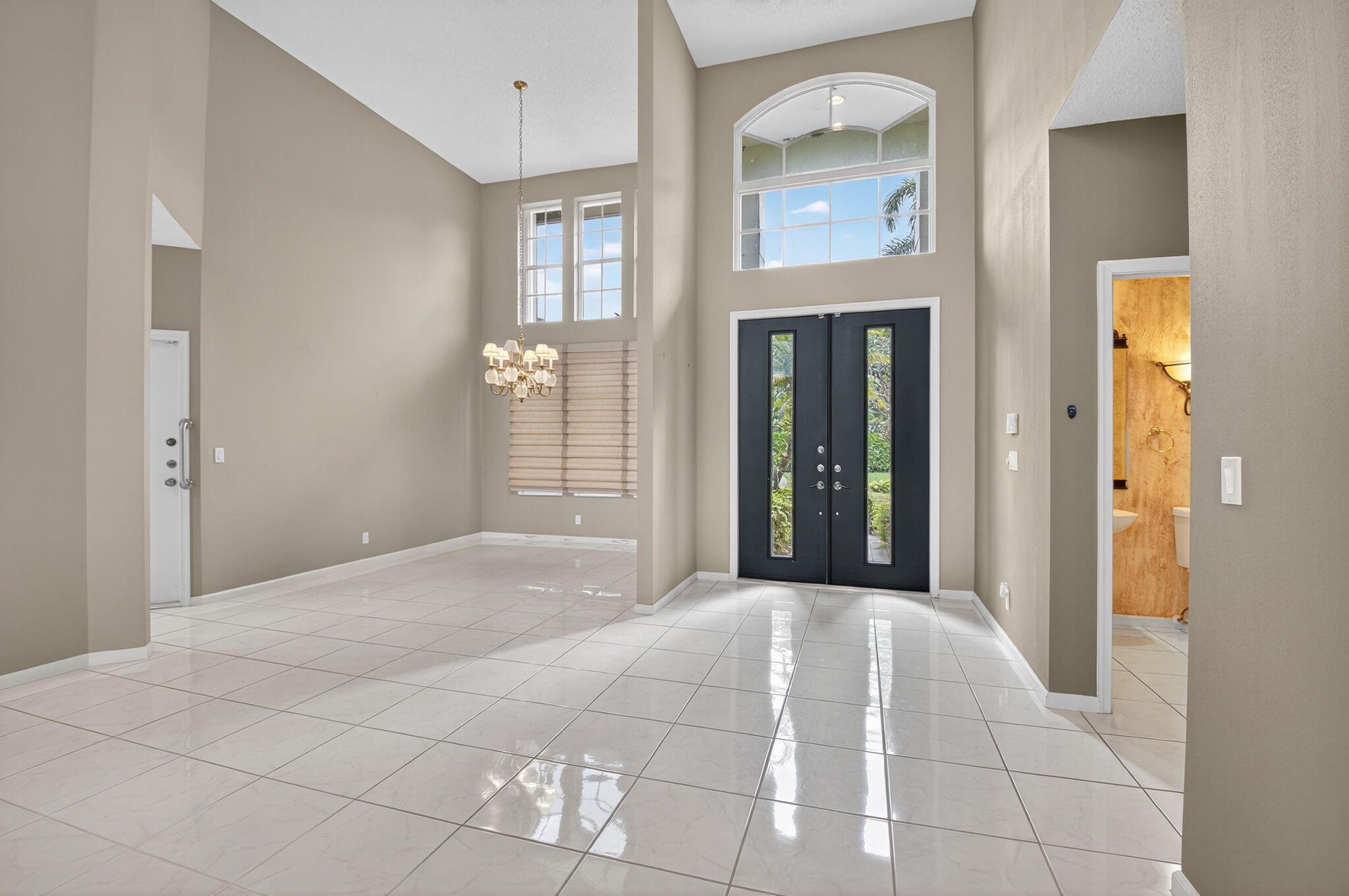 7686 La Corniche Circle