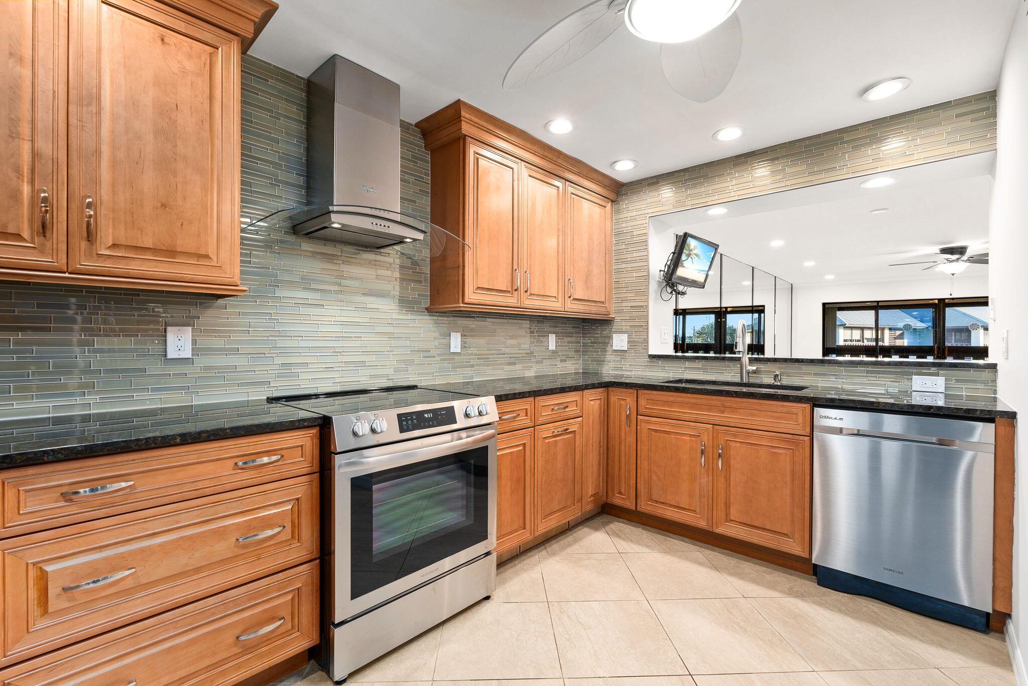 ST LUCIE CLUB AND APARTME - Residential