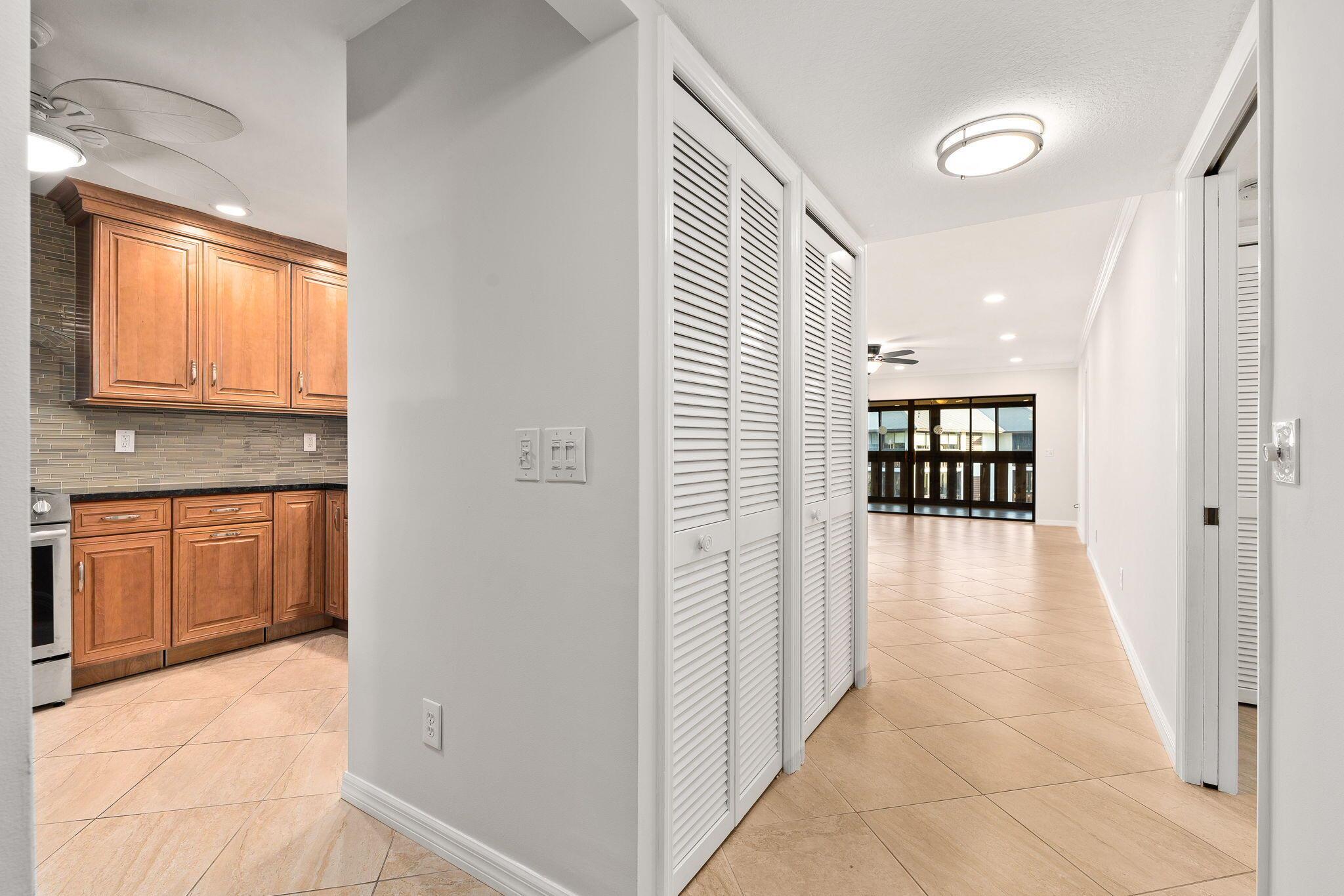 ST LUCIE CLUB AND APARTME - Residential