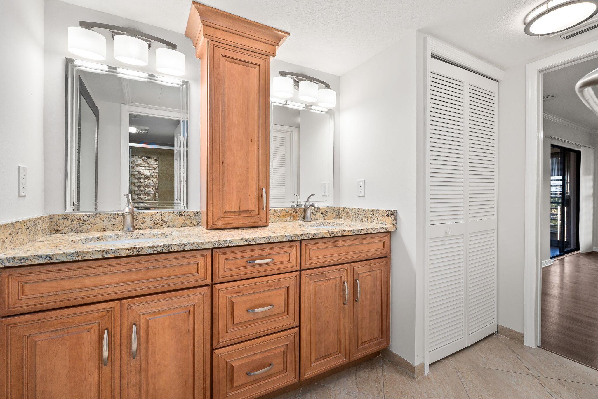 ST LUCIE CLUB AND APARTME - Residential