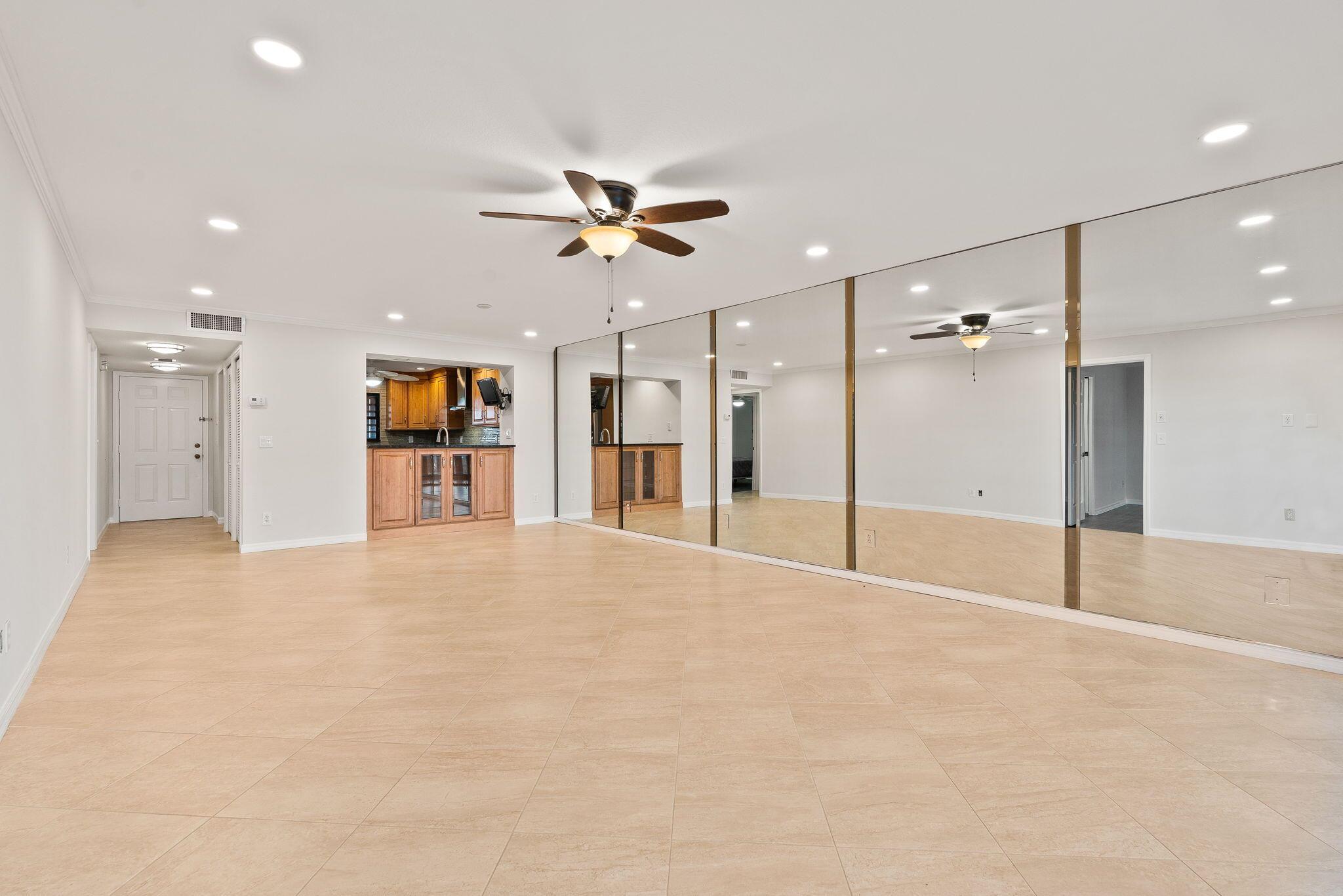 ST LUCIE CLUB AND APARTME - Residential