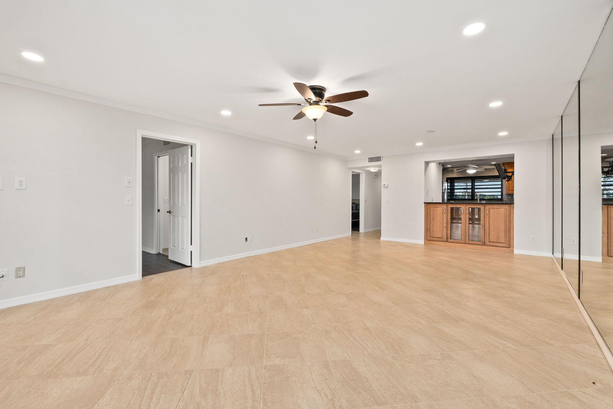 ST LUCIE CLUB AND APARTME - Residential