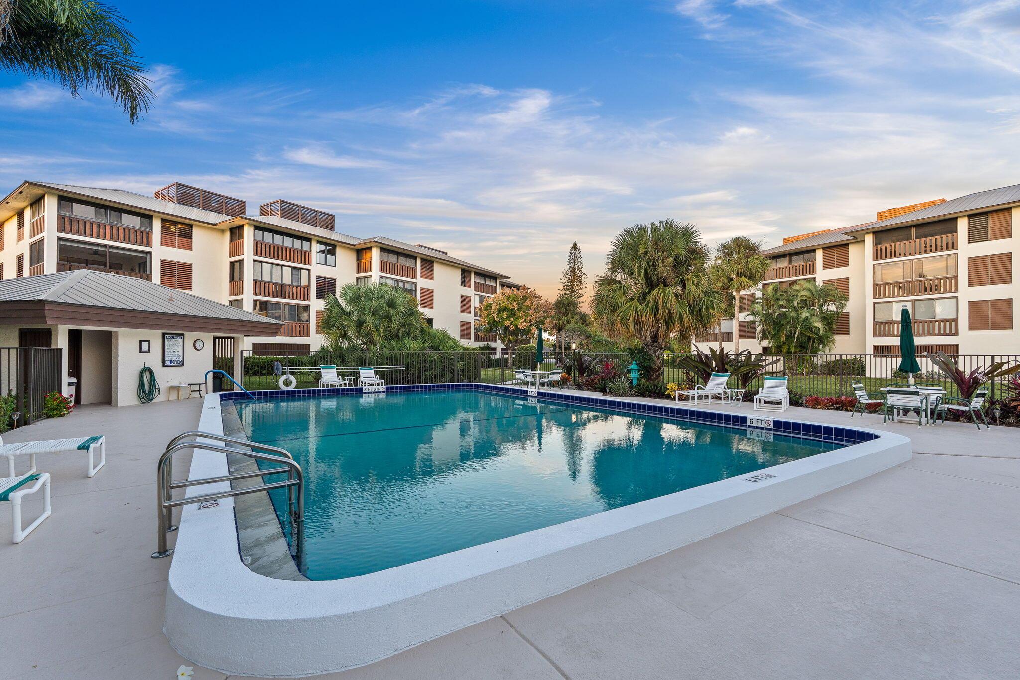 ST LUCIE CLUB AND APARTME - Residential