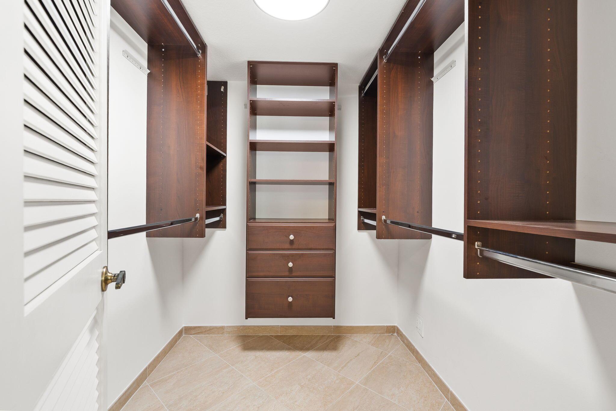 ST LUCIE CLUB AND APARTME - Residential