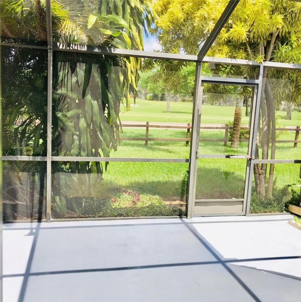 Photo of 1640 W Golfview Drive, Pembroke Pines, FL 33026 (MLS # F10538939)