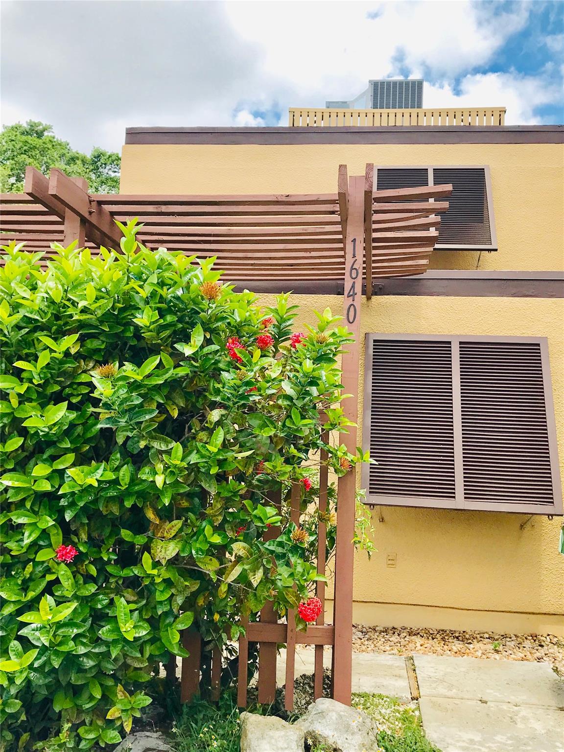 Everglades Sugar & Land C - Residential Lease