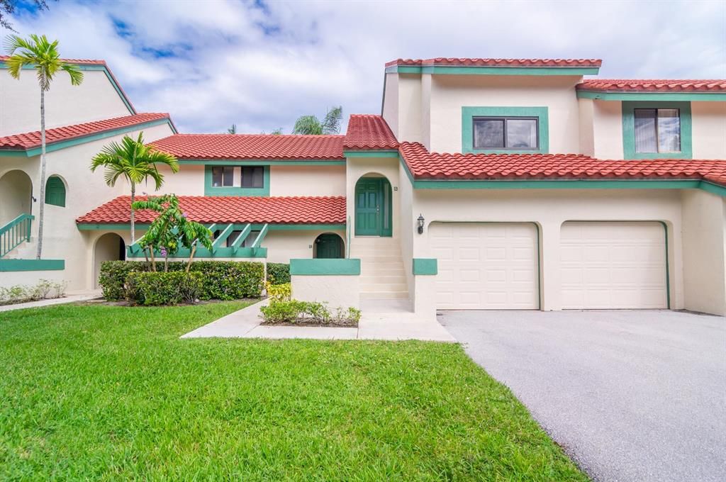 Photo of 15 E Lexington Lane Ln #G, Palm Beach Gardens, FL 33418 (MLS # R10752331)