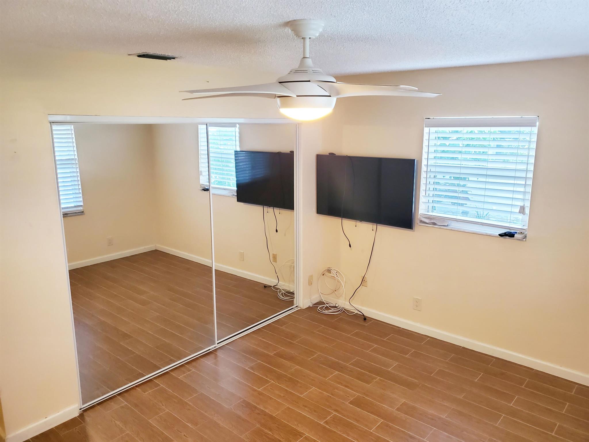 Palm Beach Leisureville S - Residential