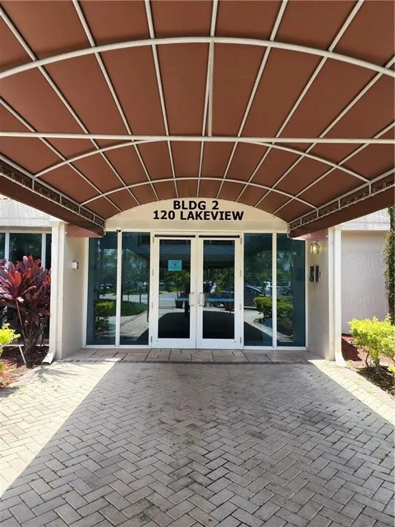 120 Lakeview Dr Unit 311