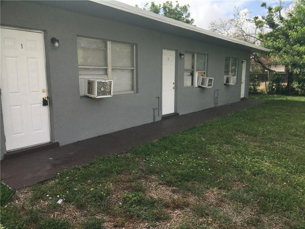 1/1 in NW Fort Lauderdale.  Terrazzo floors, fully kitchen.  Won't last!