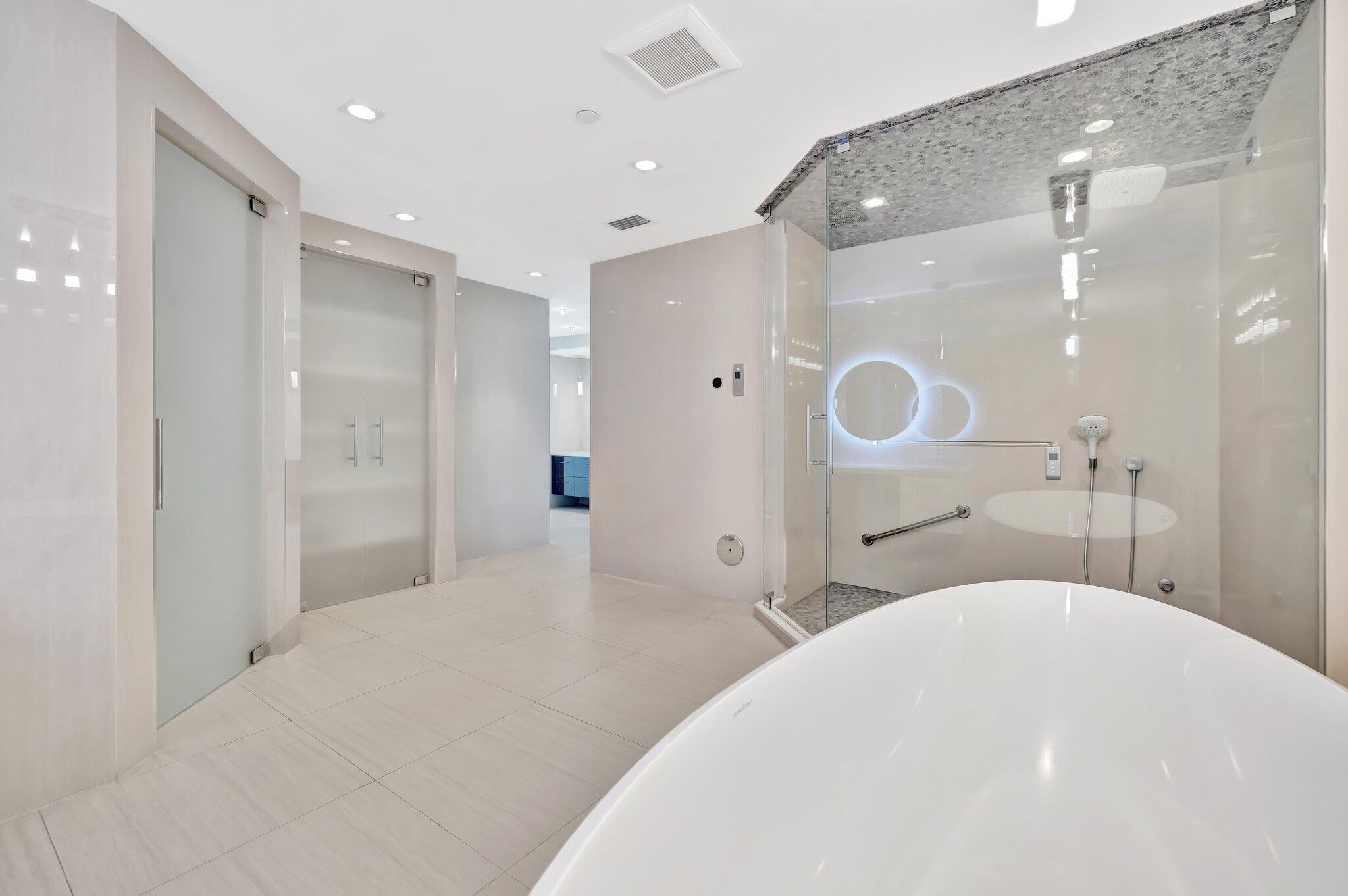 PALMS TOWER ONE CONDO - Residential