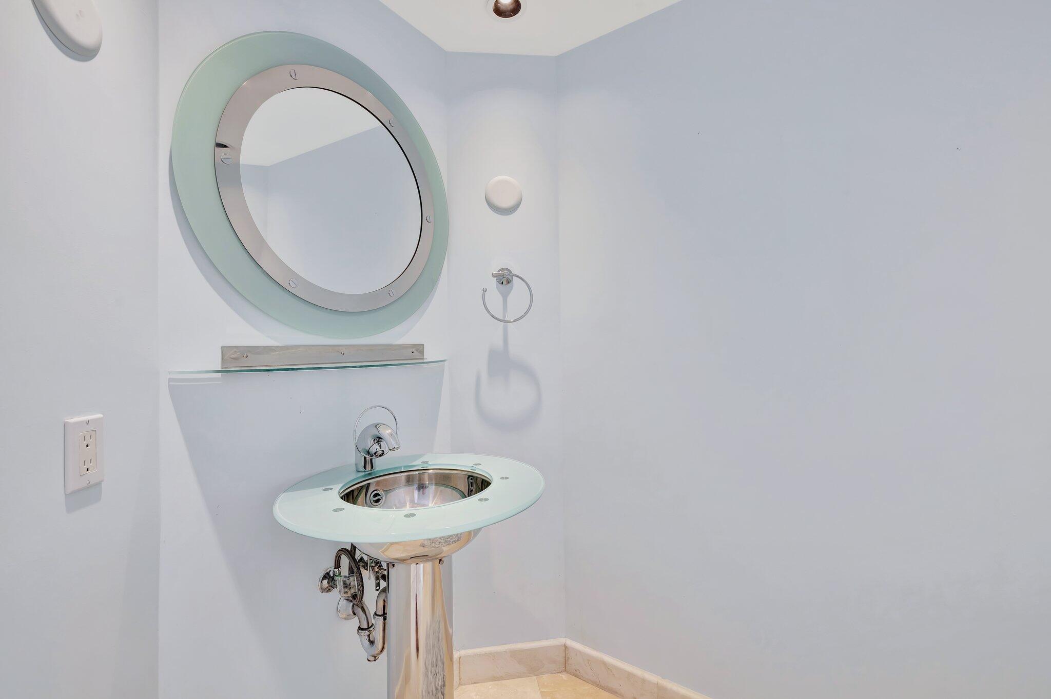 PALMS TOWER ONE CONDO - Residential