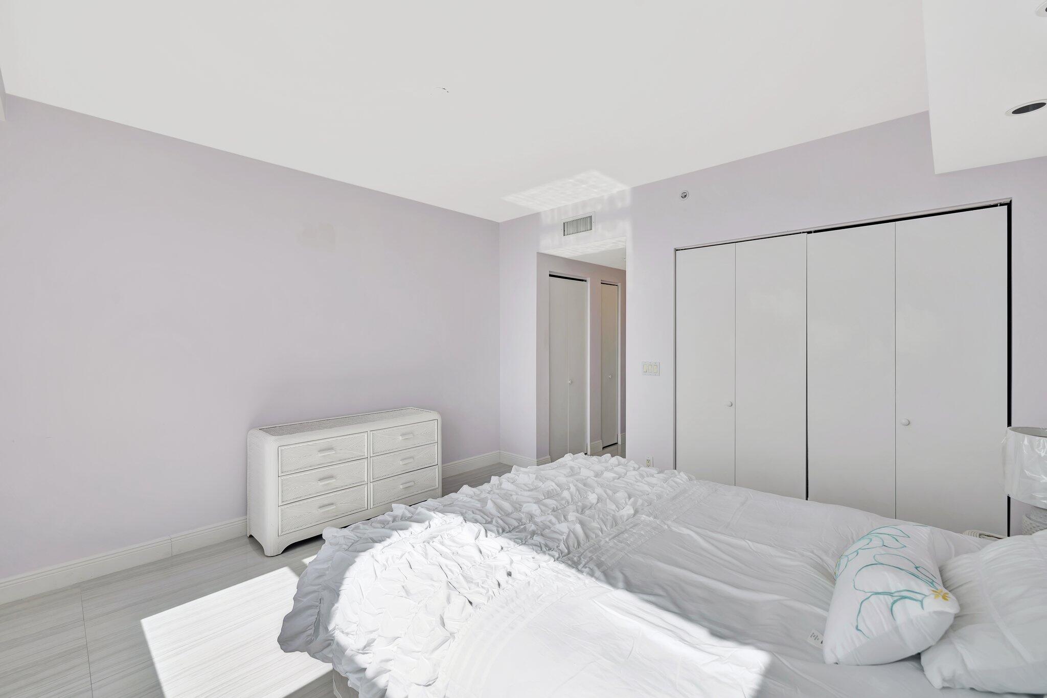 PALMS TOWER ONE CONDO - Residential