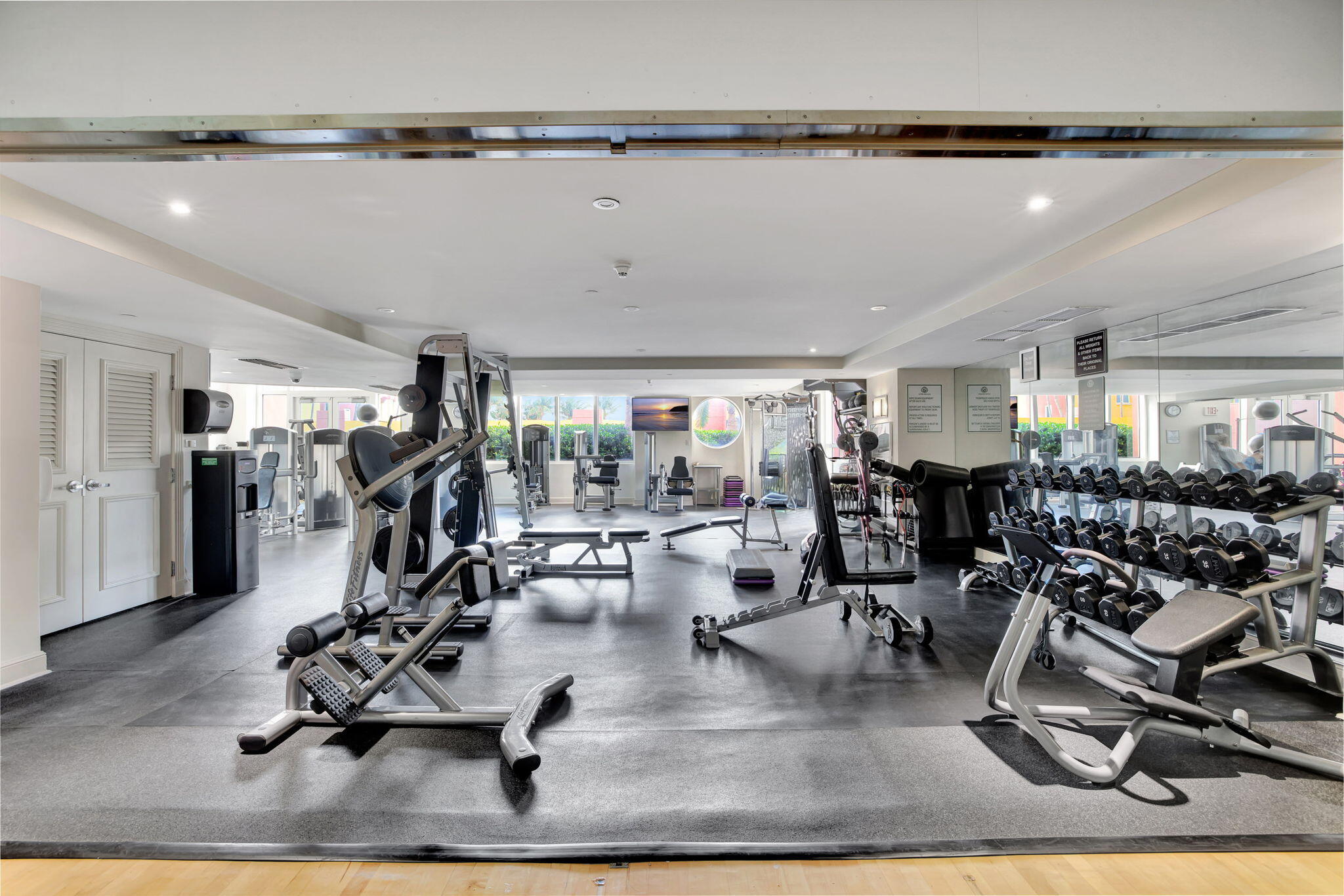 PALMS TOWER ONE CONDO - Residential