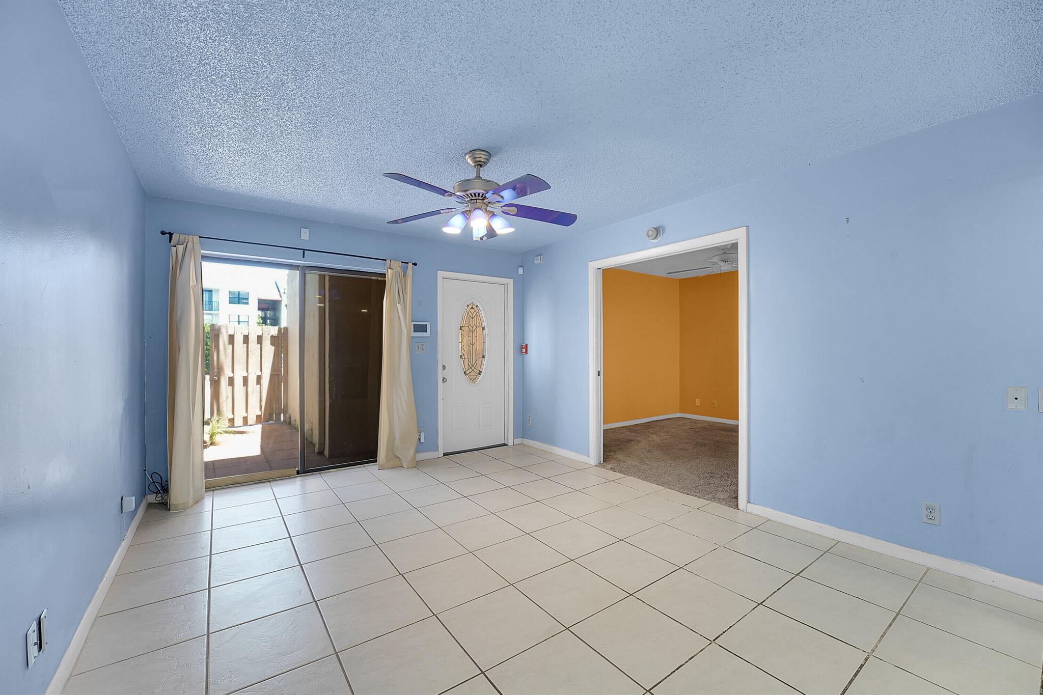 612 Executive Center Drive 106, West Palm Beach, FL, 33401/$240,000 3 612 Executive Center Drive 106