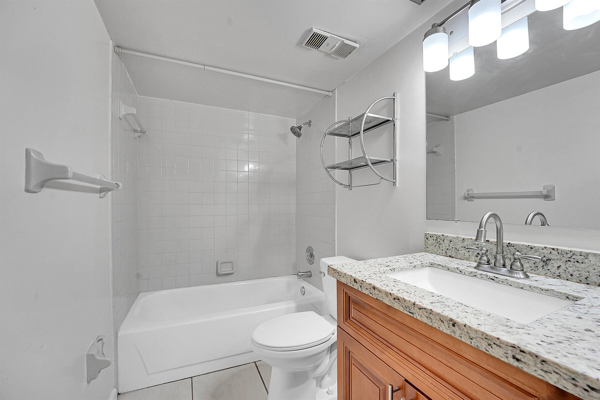 West Palm Beach, Florida 33401, United States, 2 Bedrooms Bedrooms, ,2 BathroomsBathrooms,Residential,Active,209682