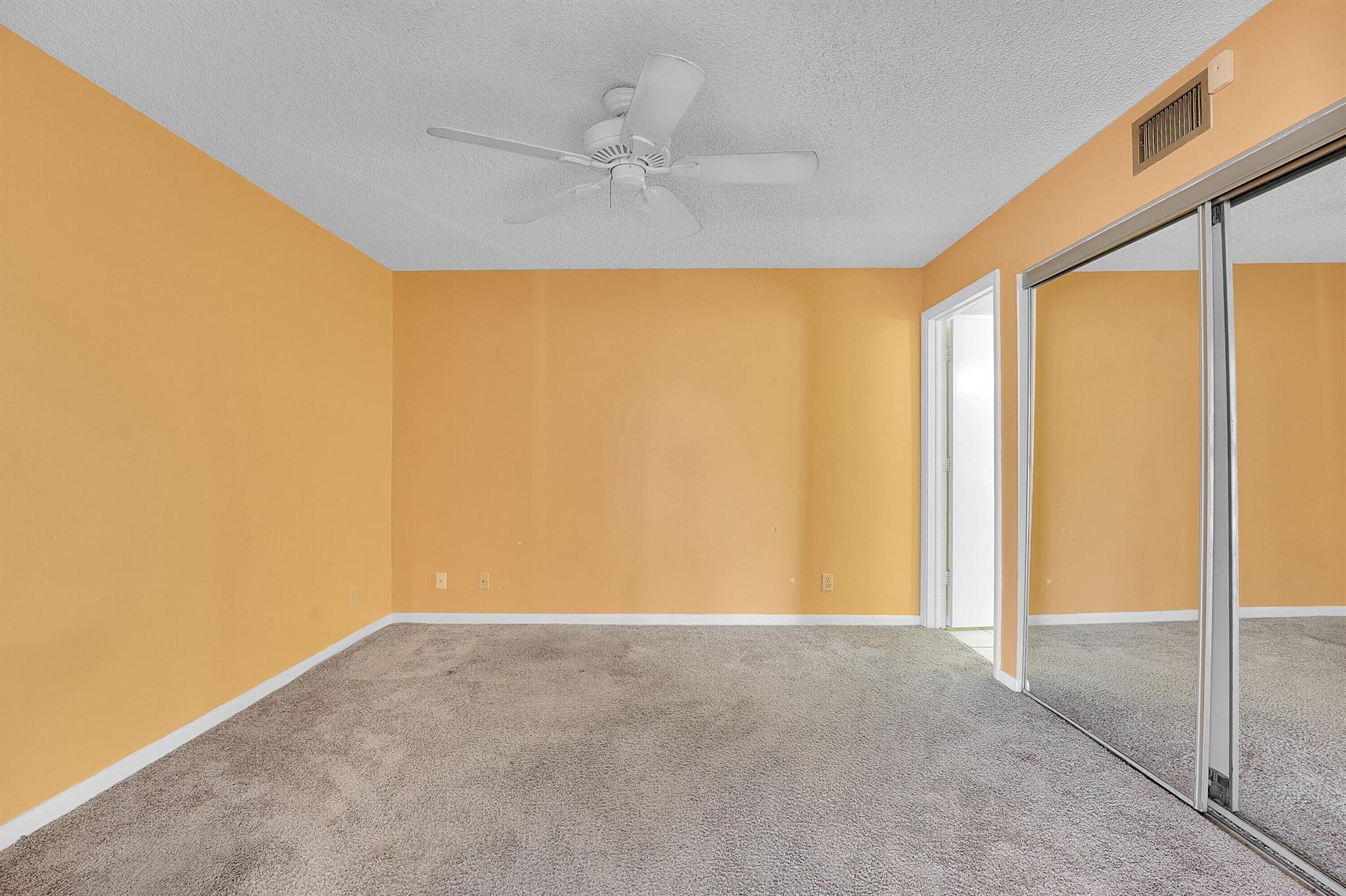 West Palm Beach, Florida 33401, United States, 2 Bedrooms Bedrooms, ,2 BathroomsBathrooms,Residential,Active,209682