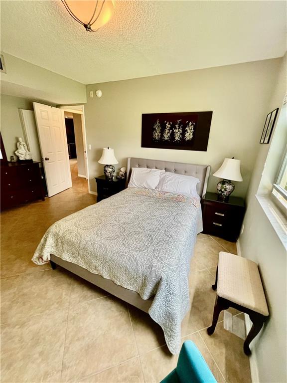 Oaks Clubhouse Dr - Residential