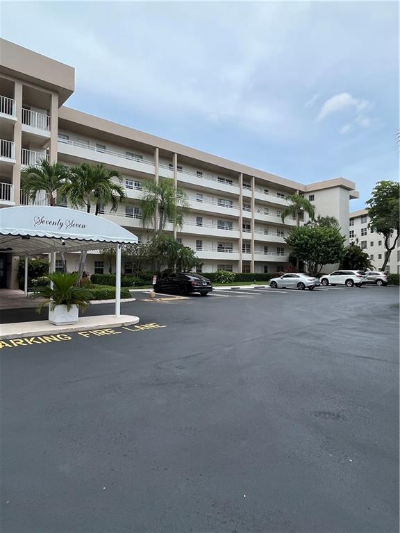 Oaks Clubhouse Dr - Residential