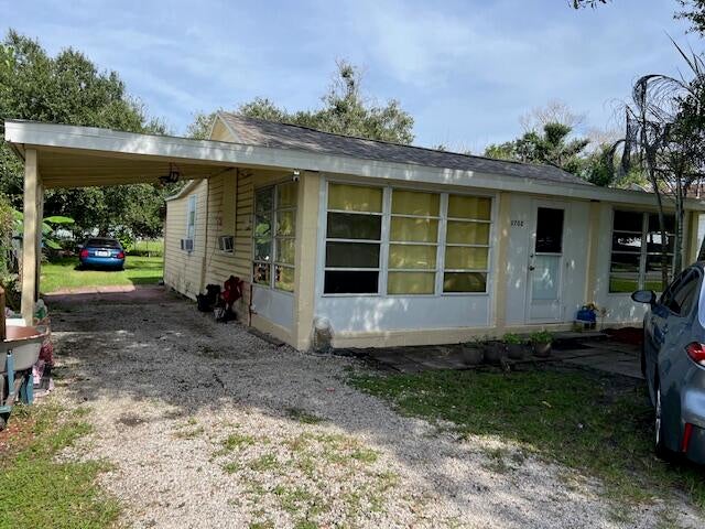 Photo of 1702 S 31ST Street, Fort Pierce, FL 34947 (MLS # B26072154)