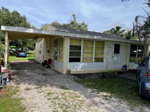 Photo of 1702 S 31ST Street, Fort Pierce, FL 34947 (MLS # B26072154)