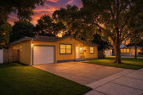 Photo of 713 NE 35th Street, Oakland Park, FL 33334 (MLS # B26034426)