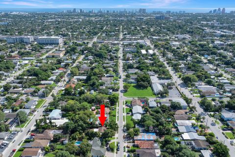 Tiny photo for 713 NE 35th Street, Oakland Park, FL 33334 (MLS # B26034426)