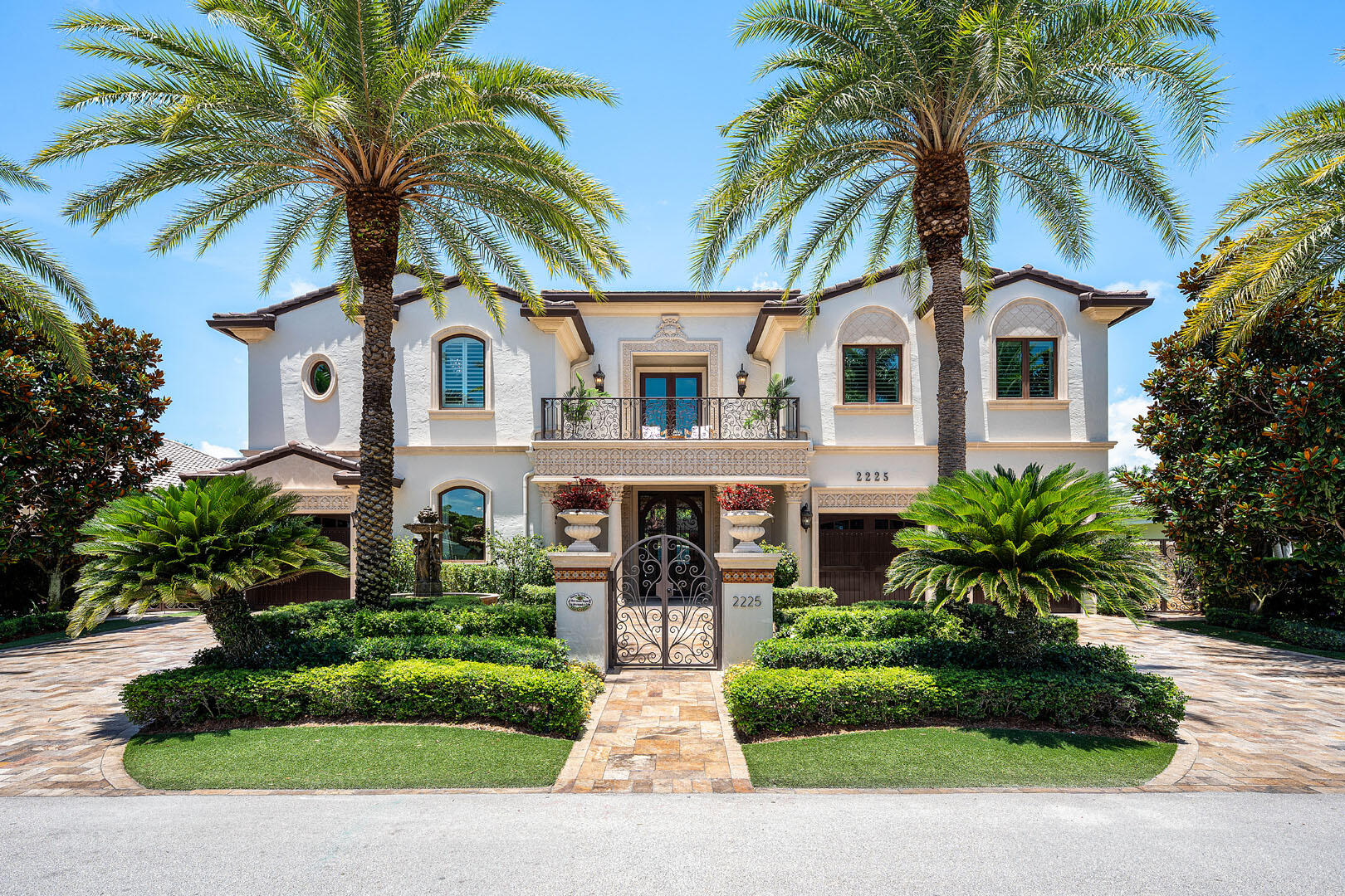 2225 W Silver Palm Road