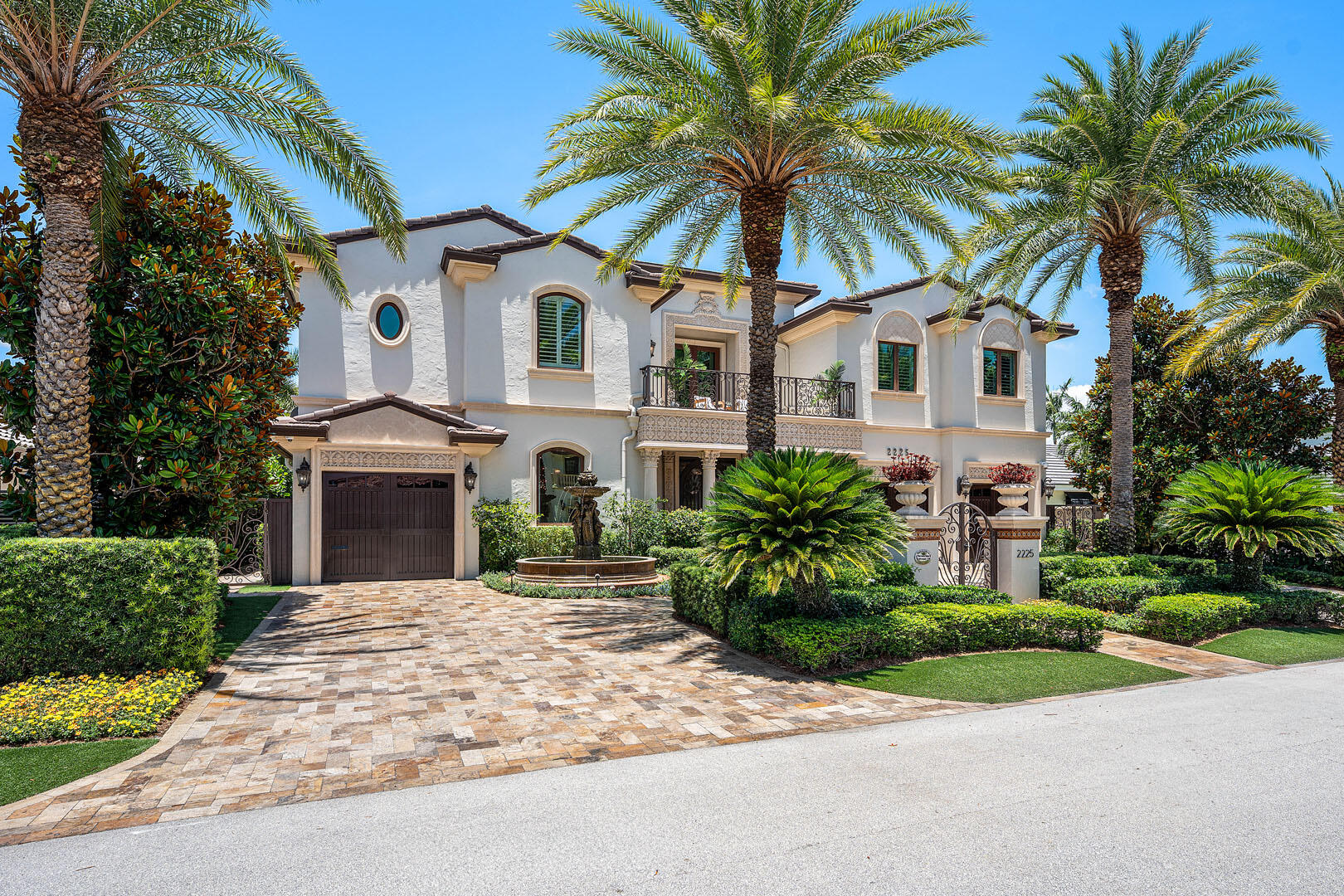 2225 W Silver Palm Road