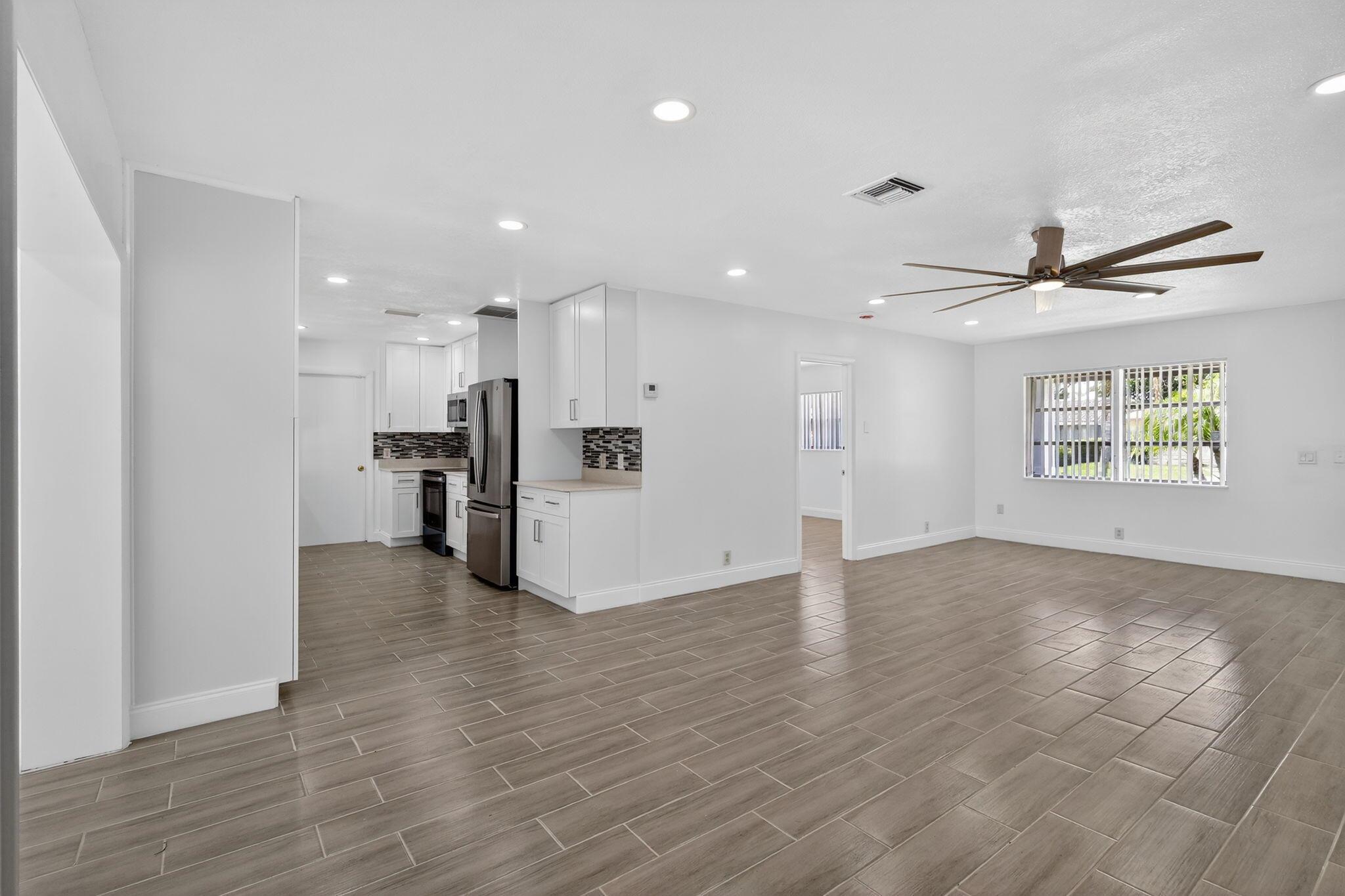 ROOSEVELT ESTATES - Residential Lease