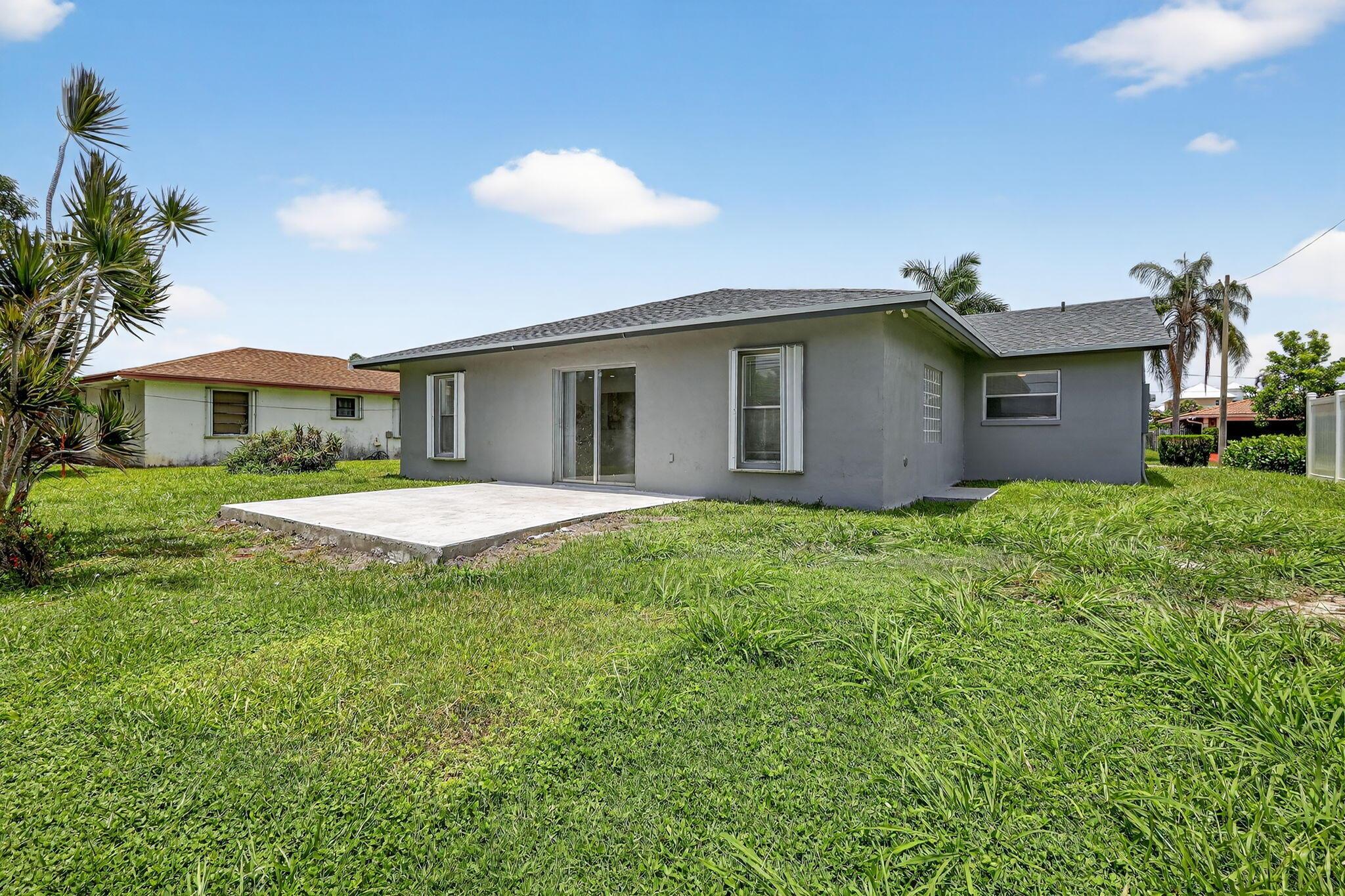 ROOSEVELT ESTATES - Residential Lease